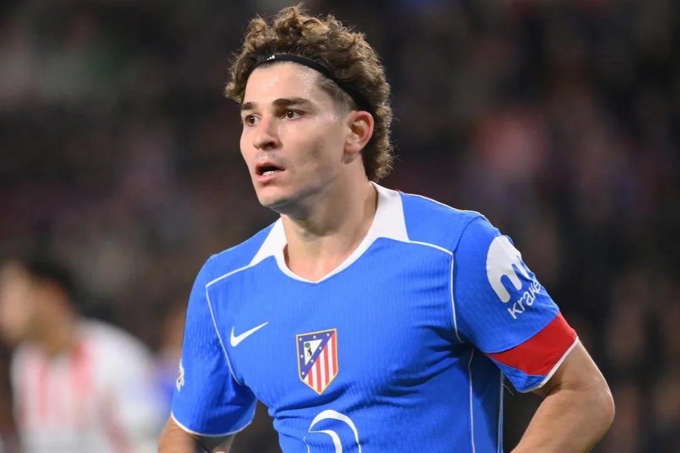 Es oficial: el Real Madrid envió una oferta de 150 millones por Julián Álvarez y el Atlético Madrid le respondió