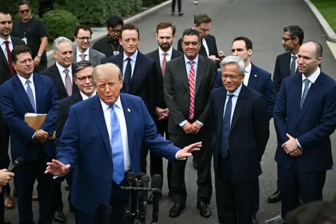 Trump creó la "Fuerza de Súper Inteligencia" y se pone la carrera mundial por esta tecnología al hombro.