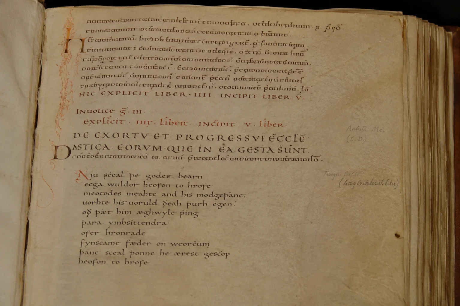 Descubren manuscrito de 1.200 años con el primer poema en inglés