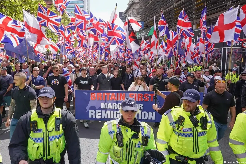 Thousands of Britons protest against immigration following the Belfast attack and the murder of Henry Nowak