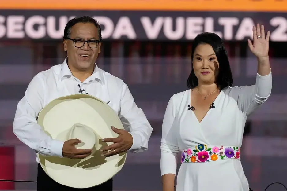Elecciones en Perú: El país decide su futuro entre la derechista Fujimori y el comunista Sánchez