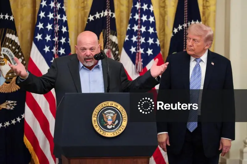 Trump honored businessmen in the White House and was praised by Rick of the Price of History: “The Best President”