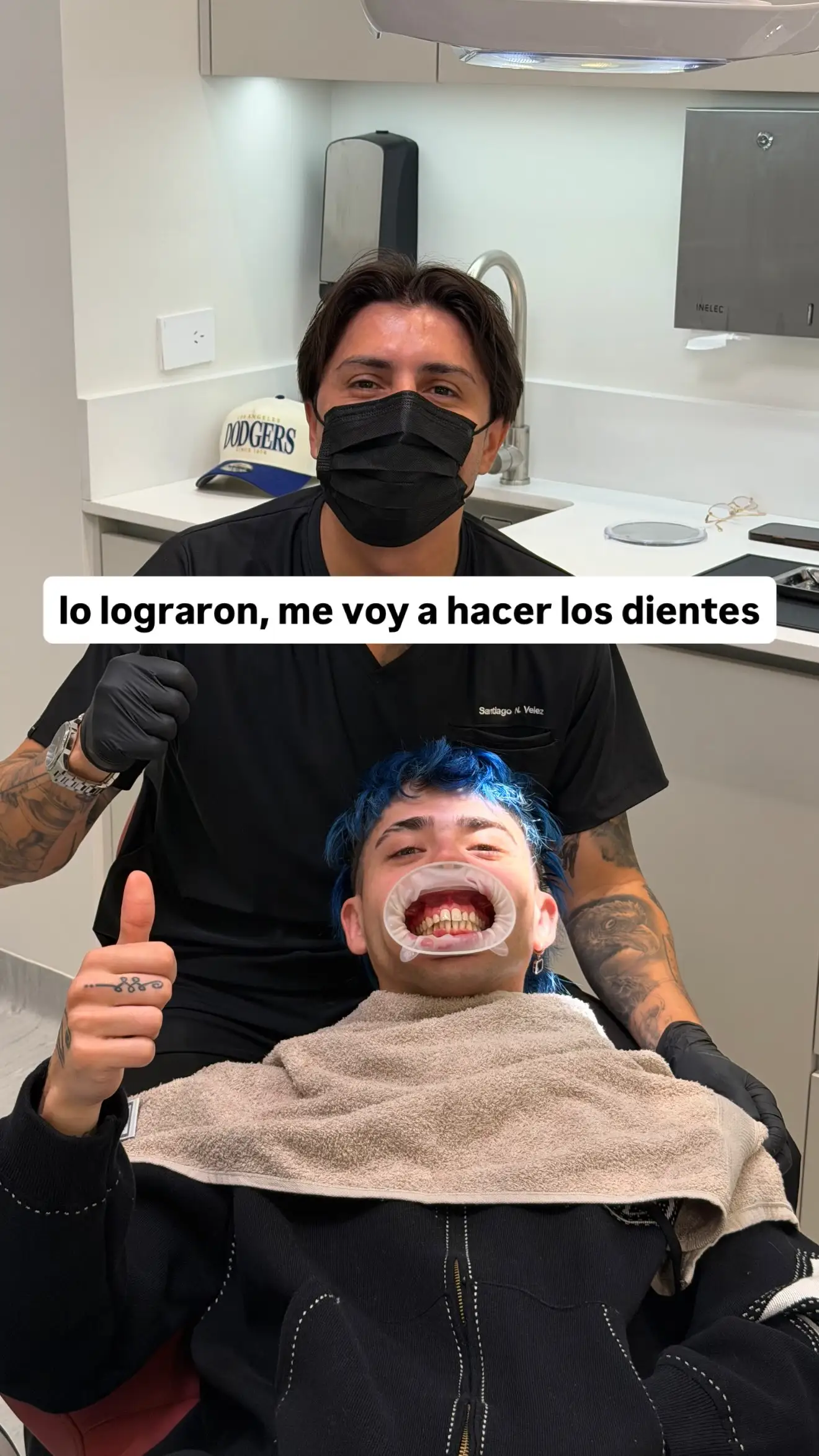 Luck Ra muestra su arreglo dental
