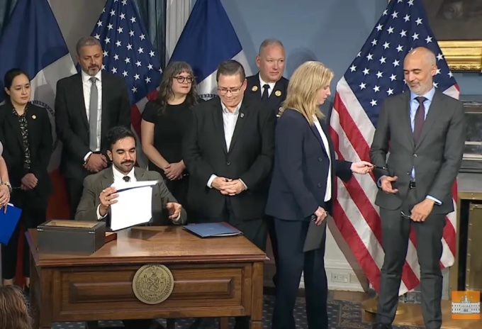 Mamdani has a star advisor who is a defender of an Al-Qaeda terrorist.