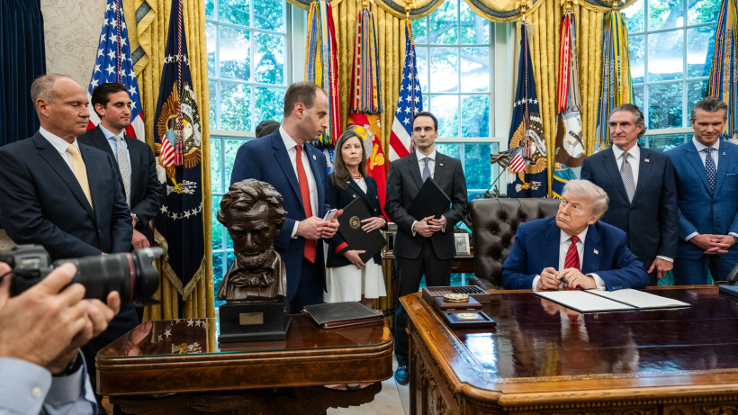 The White House investigates the mysterious disappearance of 10 scientists linked to nuclear projects