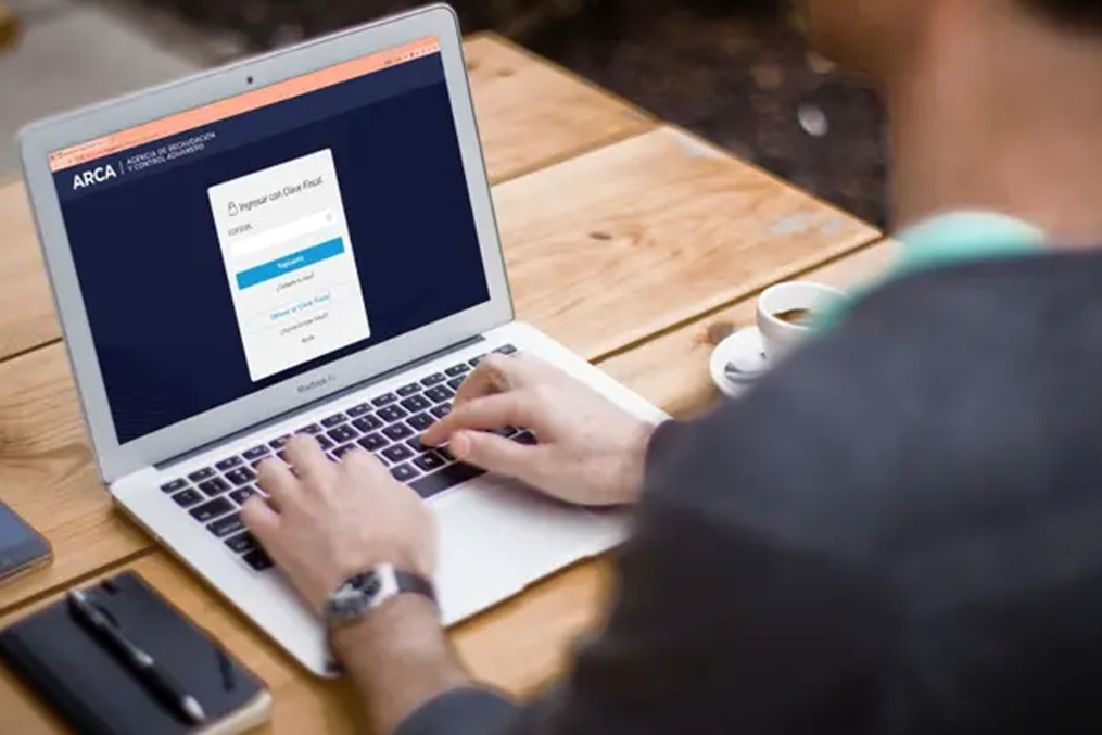 What are the new requirements to operate with Exporta Simple?