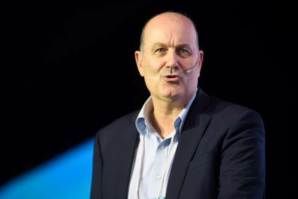 Sturzenegger apuntó contra los colegios inmobiliarios y anticipó más desregulación