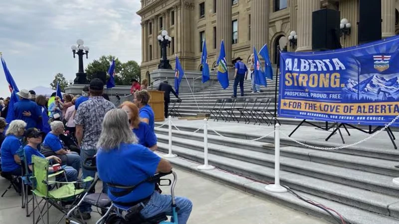 Cientos de personas marcharon a favor de la independencia de la provincia de Alberta