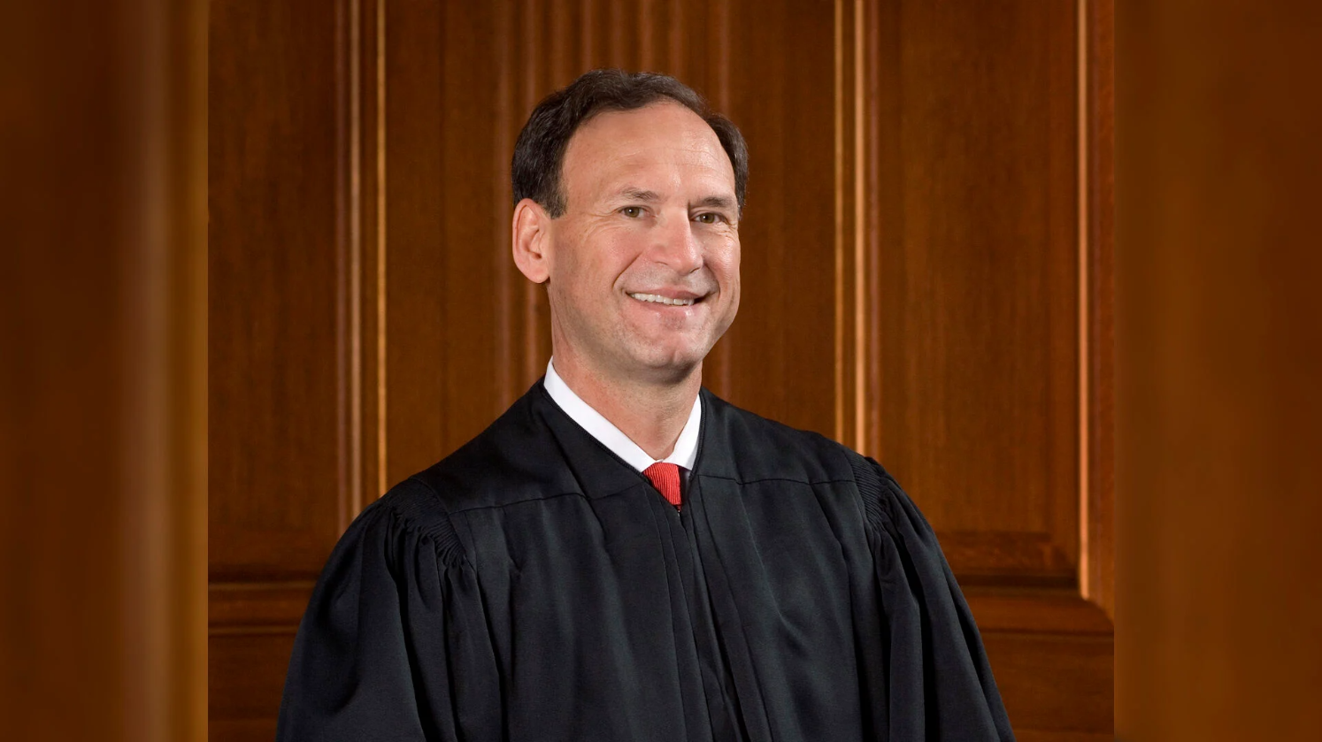 Judge Samuel Alito questioned the arguments of those seeking to file lawsuits against the Trump administration's project