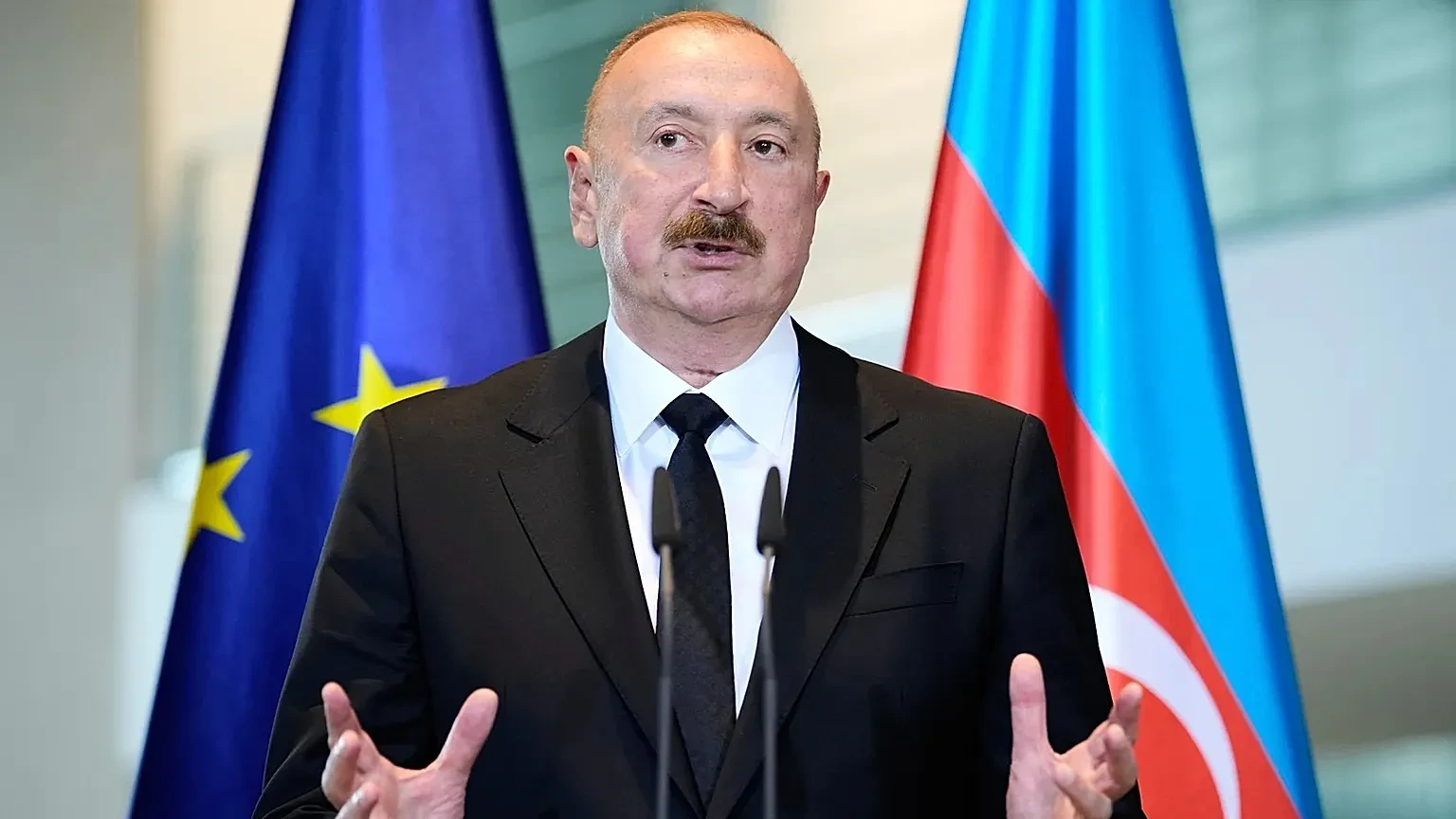 El presidente de Azerbaiyán concedió un sorpresivo indulto a un ciudadano francés que cumplía una condena de 10 años por espionaje