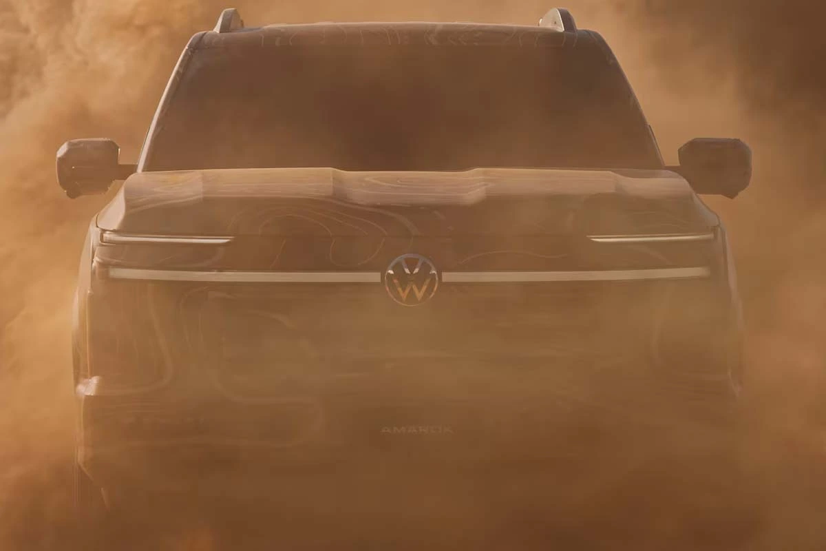 What the first camouflaged Volkswagen Amarok shows