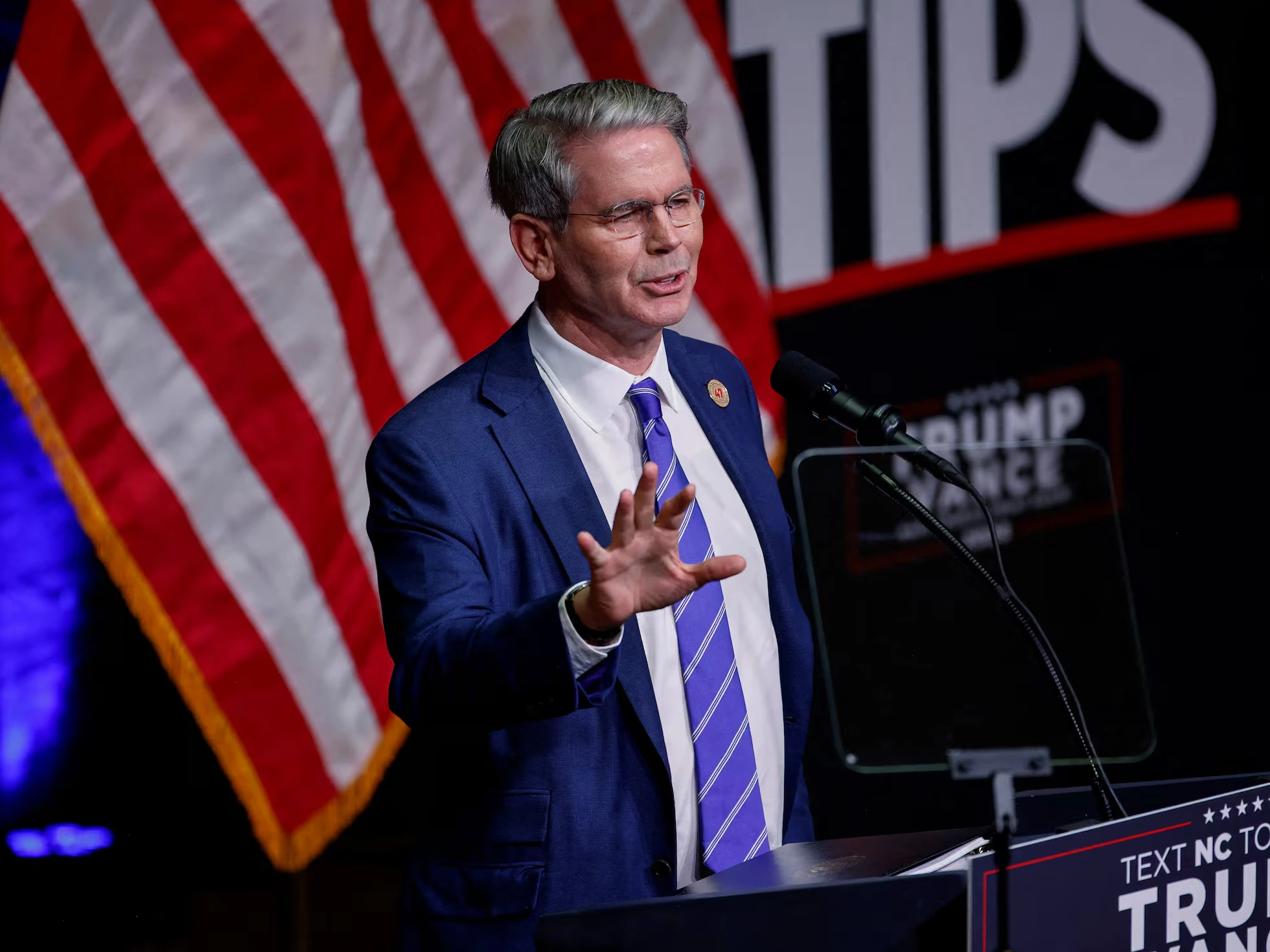 The United States Treasury warned that there is a possibility of applying secondary sanctions against those who facilitate the trade of Iranian oil.