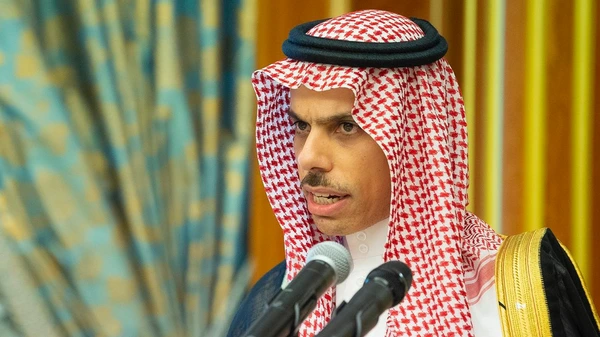El ministro de Relaciones Exteriores de Arabia Saudita explotó contra los rebeldes hutíes por varios ataques a ciudades saudíes en los últimos días