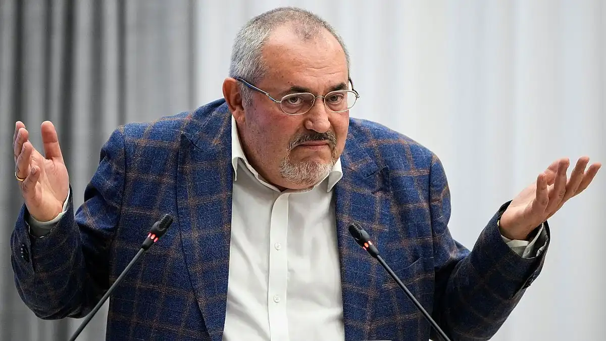 Boris Nadezhdin fue detenido por exhibir ''simbología extremista'' relacionada con el fallecido dirigente Alexei Navalny