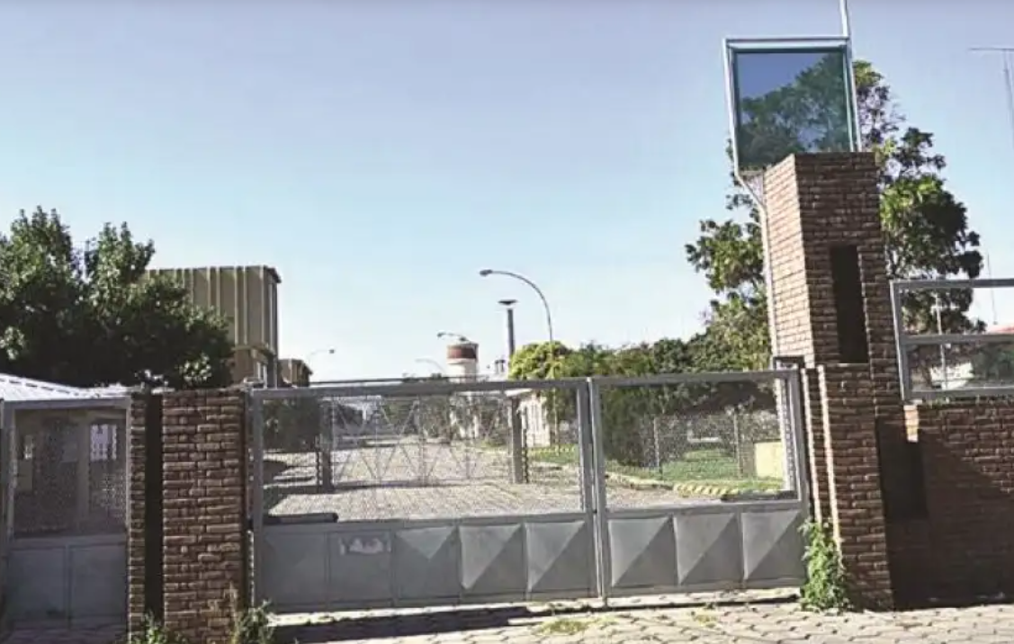 Entrada de la planta de Dioxitek ubicada en el barrio de Alta Córdoba
