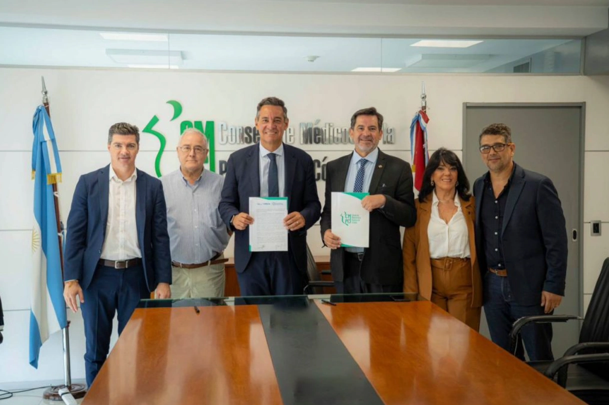 Acuerdo en Córdoba: el gobierno y el Consejo de Médicos firman un convenio de cooperación