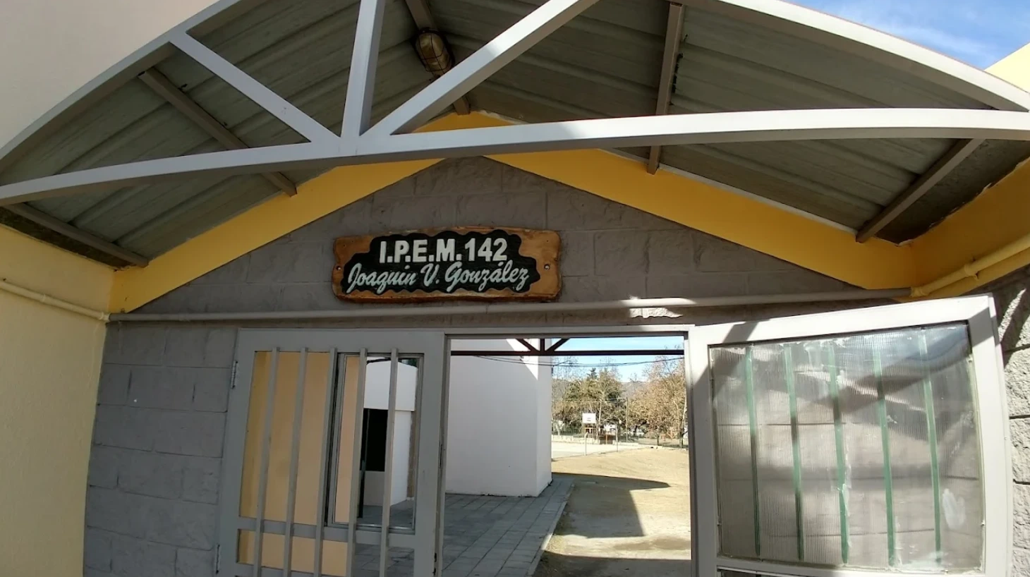 Ipem 142 Joaquín V. González, de La Falda, donde se encontró la amenaza de tiroteo en uno de los baños