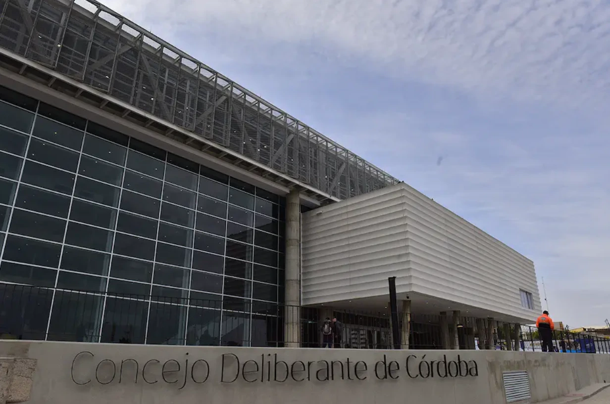 Existen actualmente 7 proyectos en discusión en el Concejo Deliberante de Córdoba que intentan dar una respuesta institucional al problema de los 