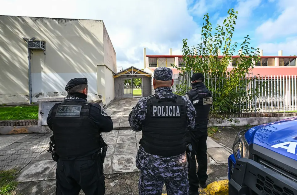 Escuela secundaria IPEM 142 de La Falda, donde apareció el mensaje de amenaza de tiroteo