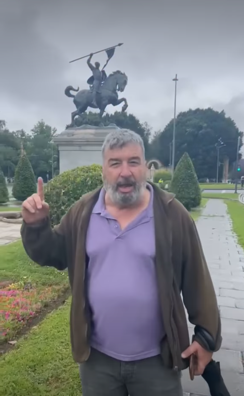Musulmán del P.A. propone quitar la estatua del Cid Campeador al grito de ''Viva Almutamid''