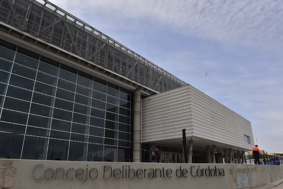 El Concejo Deliberante de Córdoba legalizará mañana la actividad de los cuidacoches ilegales