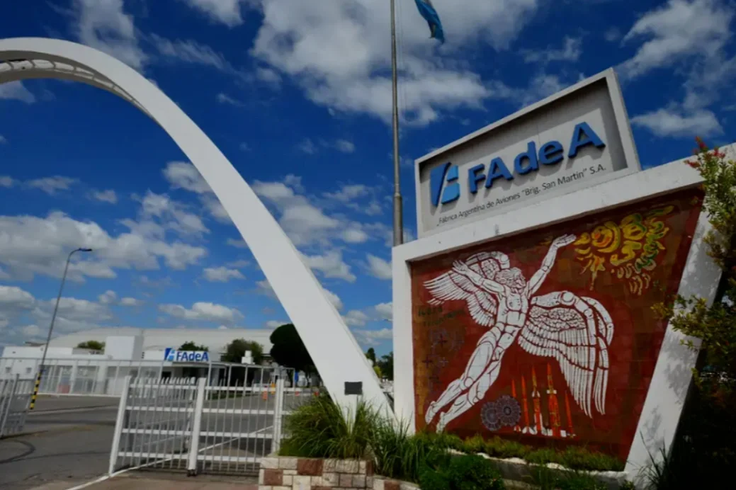 Córdoba: acuerdo millonario reordena los contratos de la Fábrica Argentina de Aviones