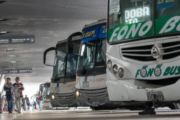 Las empresas de transporte de Córdoba suspendieron el fin de pases interubanos gratuitos