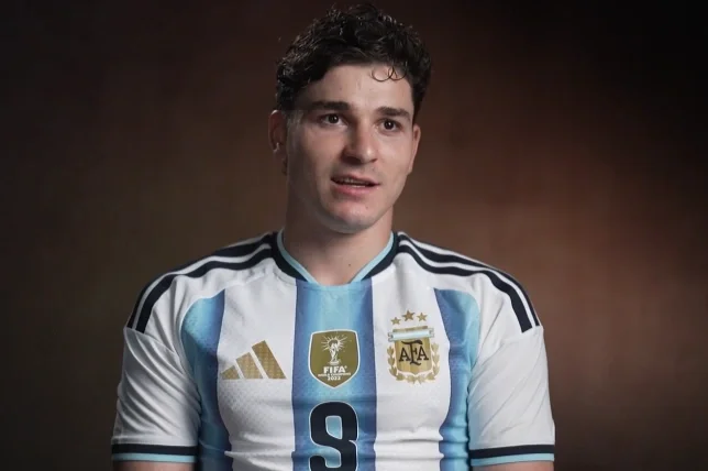 Julián Álvarez se ilusiona con salir bicampeón mundial: '¿Por qué no volver a brindarle esta alegría a nuestra nación?'