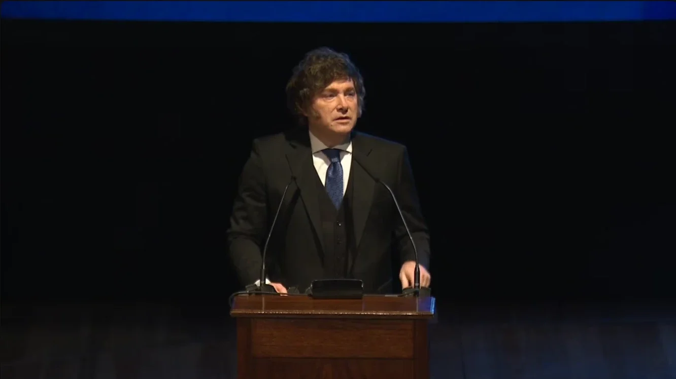 El presidente cerró su discurso ante un auditorio colmado.