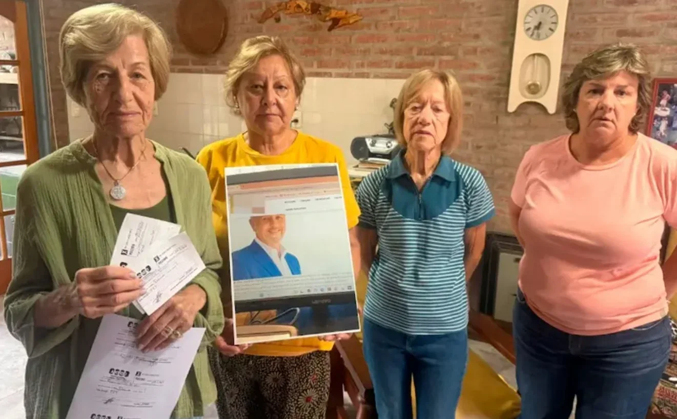 Algunas de las personas damnificadas por el agenciero estafador de Córdoba