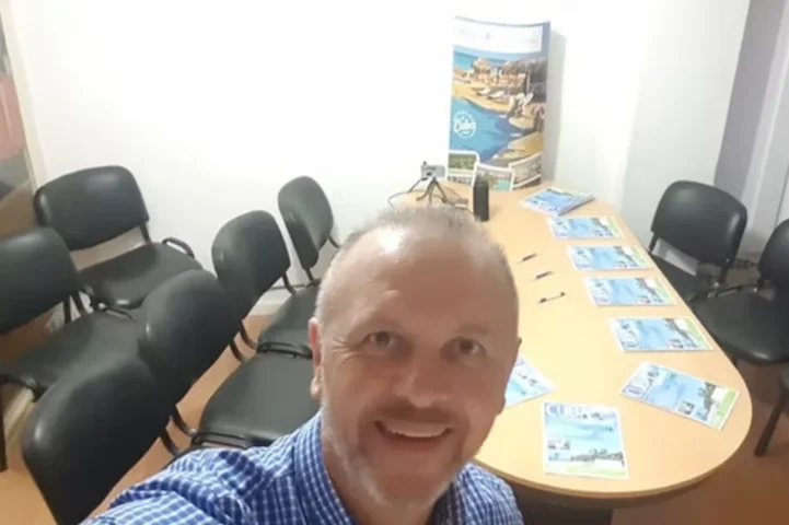 Un empresario turístico de Córdoba terminó detenido por engañar a sus clientes