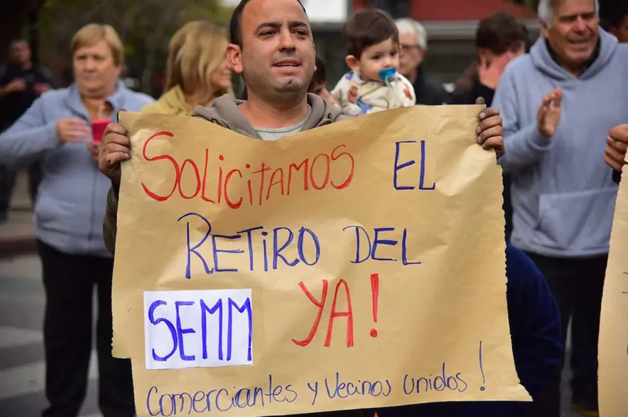 Hasta el momento, ya hubo diversas manifestaciones en barrios de la capital en contra del nuevo sistema de estacionamiento