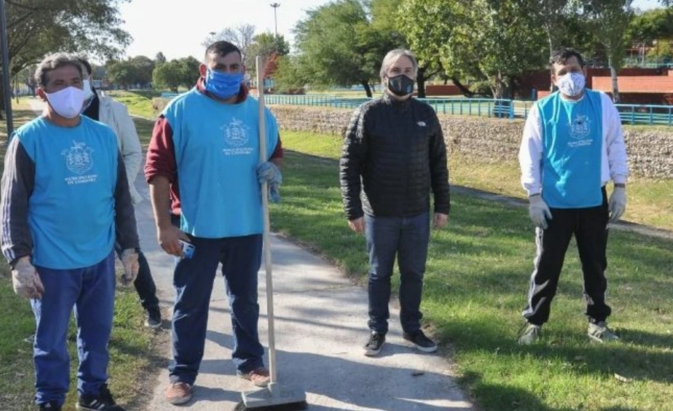 Servidores urbanos de Córdoba junto al gobernador
