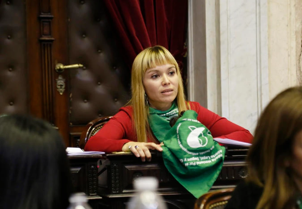 La diputada cordobesa Gabriela Estévez busca reordenar a la golpeada tropa cristinista local tras los magros resultados electorales