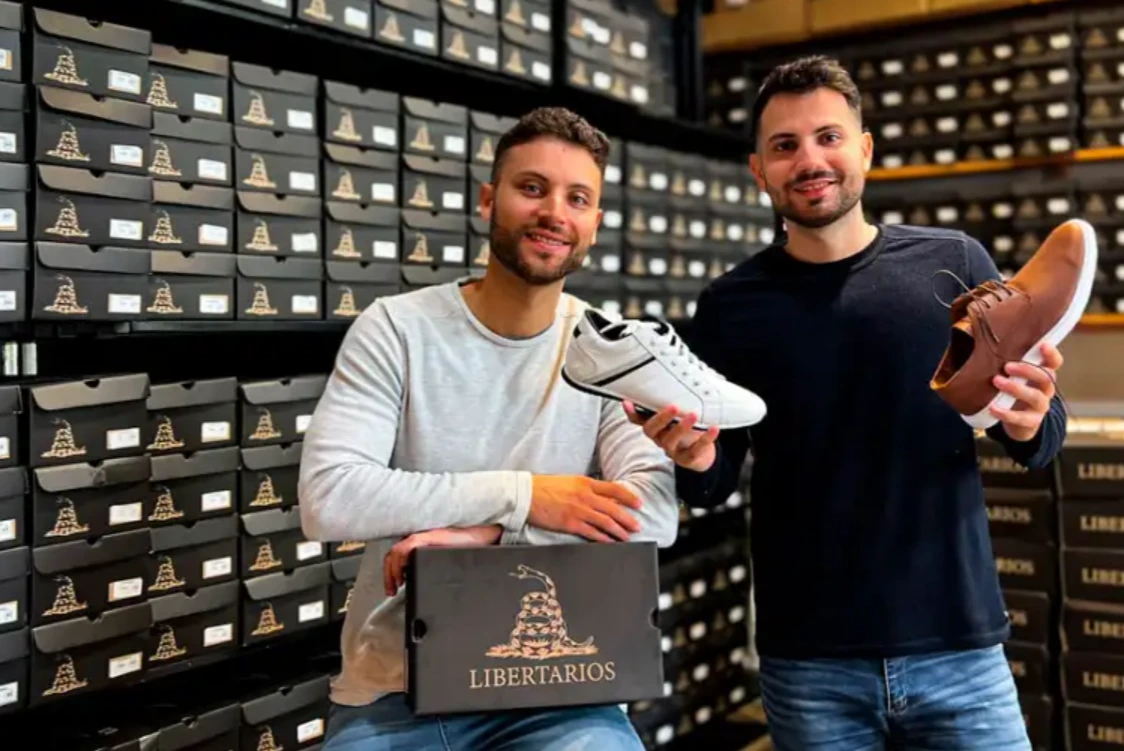 La marca de calzado "Libertarios", impulsada por dos hermanos cordobeses, expande sus ventas