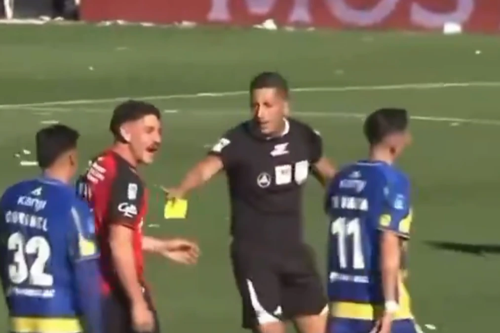 La picante chicana de Matías Cóccaro a Ángel Di Maria en el clásico rosarino: "La que levantaste en un escritorio"