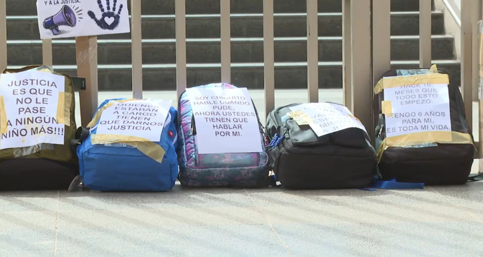 Protestas a la salida de la sede judicial