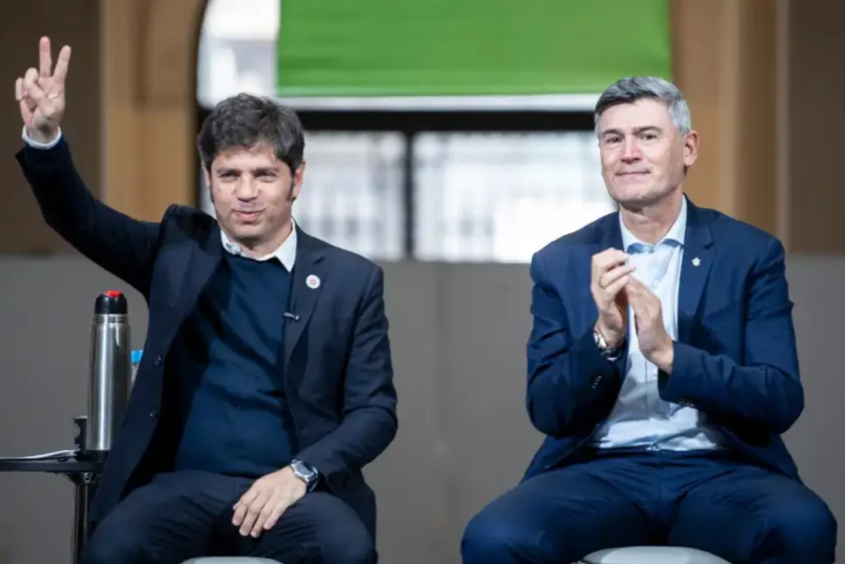 Passerini participó en un acto junto a Kicillof y ya no esconde su identificación kirchnerista