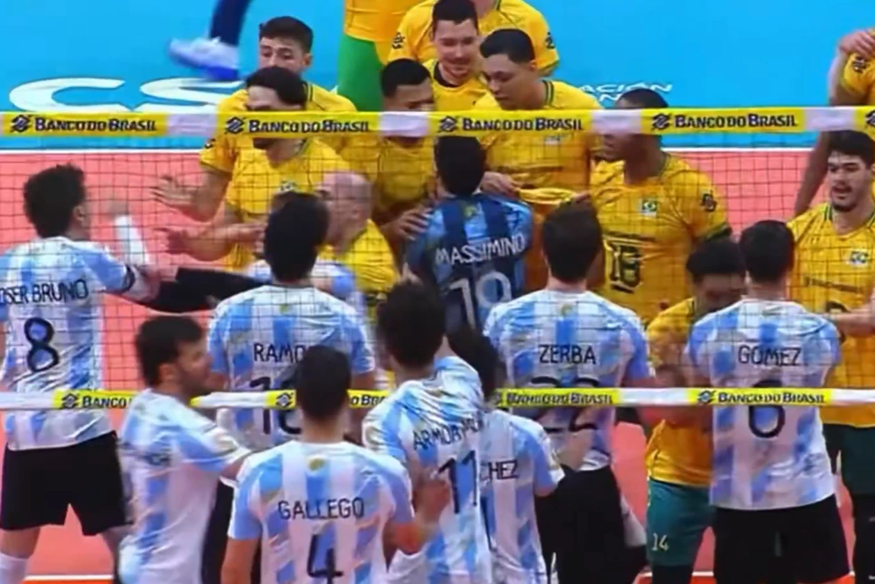 The tense clash between Argentina and Brazil in the final of the South American Volleyball Championship