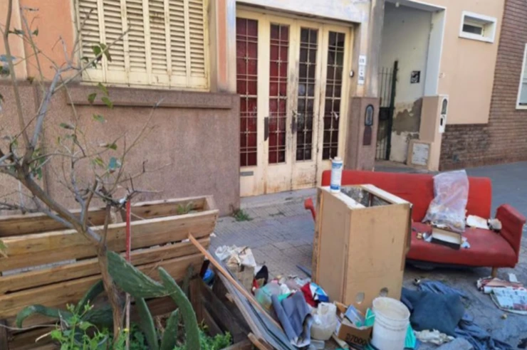 Vaciaron la casa de Barrelier y hay preocupación en barrio Cofico por una ventana abierta