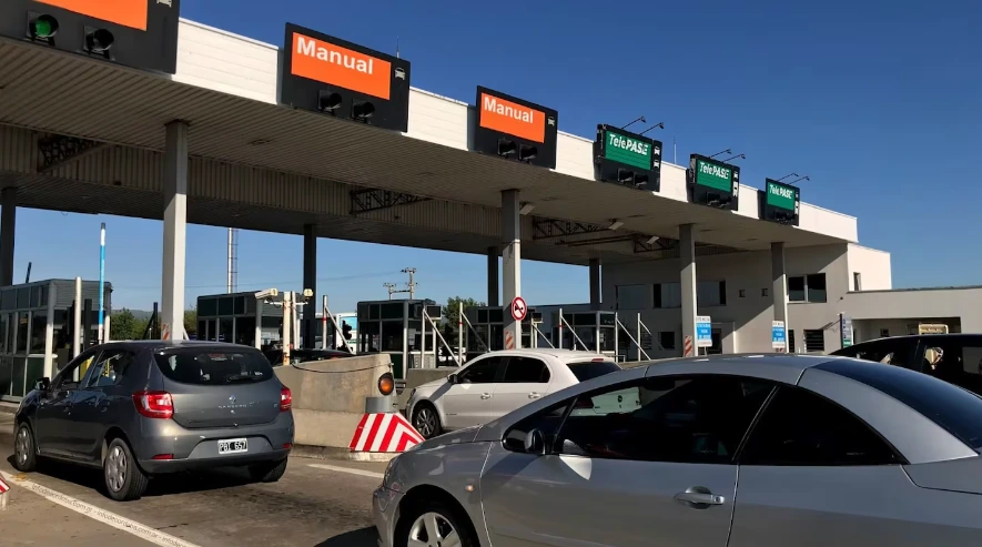Los automovilistas que abonen de forma manual en las cabinas continuarán pagando la suma fija de $3.000