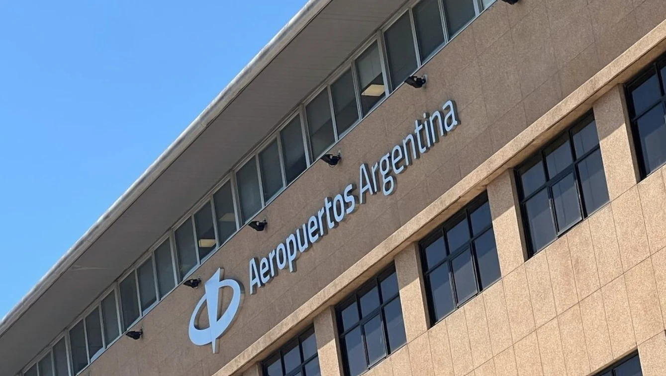 El Gobierno extendió hasta 2049 la concesión de 35 terminales aéreas a Aeropuertos Argentina