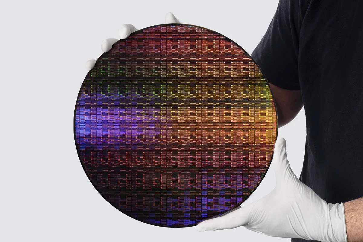 Cómo es el nuevo chip de menos de 1 nanómetro de IBM