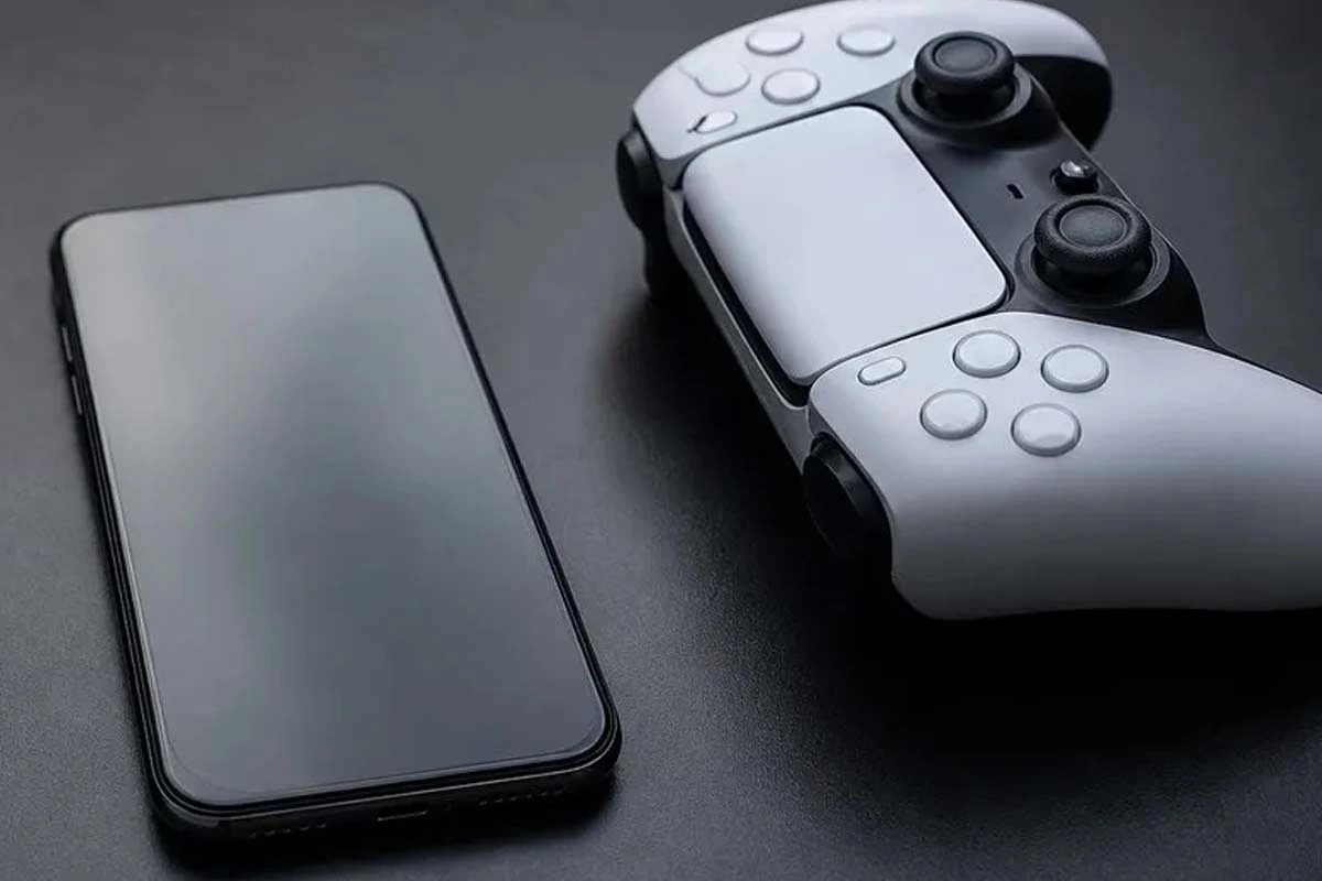Apple has been developing joysticks for gaming on the iPhone for over a year