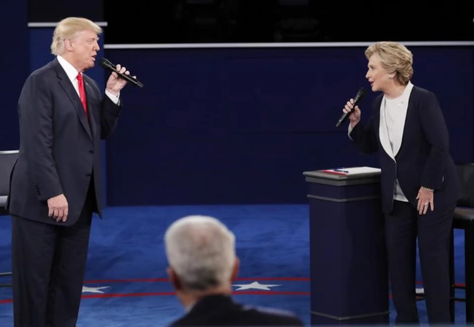 La fecha de las filtraciones coincide con la culminación de la campaña presidencial que enfrentó a Donald Trump y Hillary Clinton