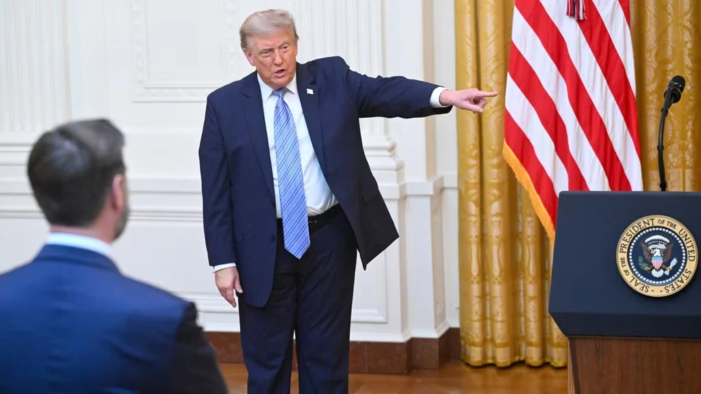 El gobierno de Donald Trump continúa lanzando ataques contra las posiciones del régimen terrorista iraní en respuesta de las hostilidades de Teherán