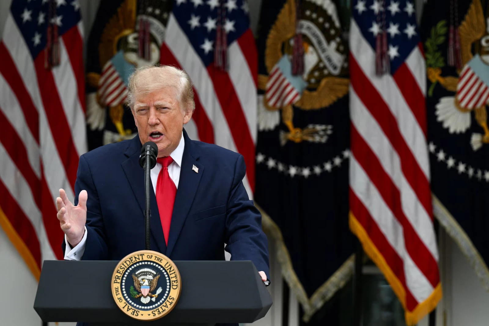 El gobierno de Donald Trump anunció una nueva suspensión de fondos federales de Medicaid destinados a California frente a sospechas de fraude