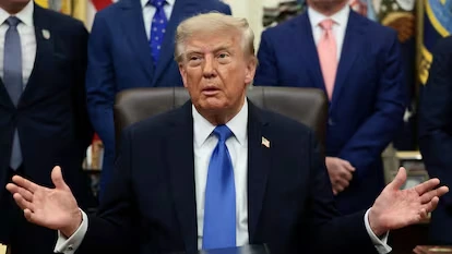 Donald Trump signed the decree to put a limit on the abusive dealings of the immigration system by illegal immigrants