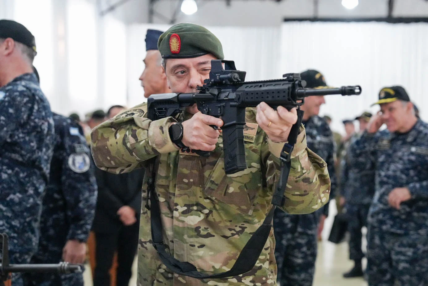 El ministro de Defensa, teniente general, Carlos Alberto Presti.