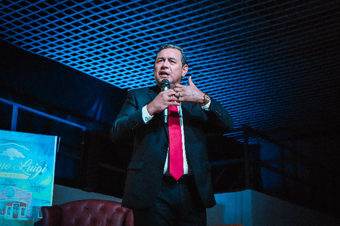 Jimmy Morales presentó su libro y deslumbró en el hotel Nono Luigi de Oncativo